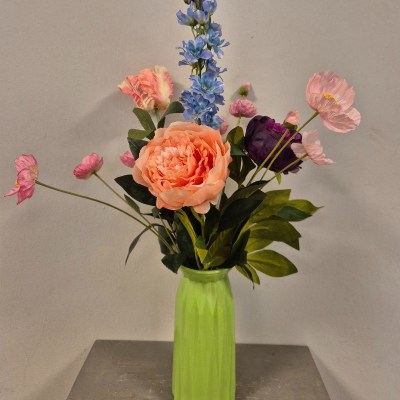 zijdebloemen in vaas